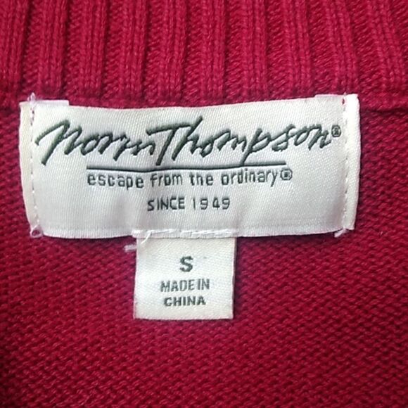 Norm Thompson Red Zip Up Cotton With Embroidered & Beaded Snowflakes SZ Small - Picture 6 of 7